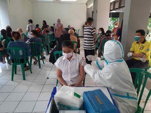 Ini Jadwal dan Lokasi Vaksin Gratis di Surabaya