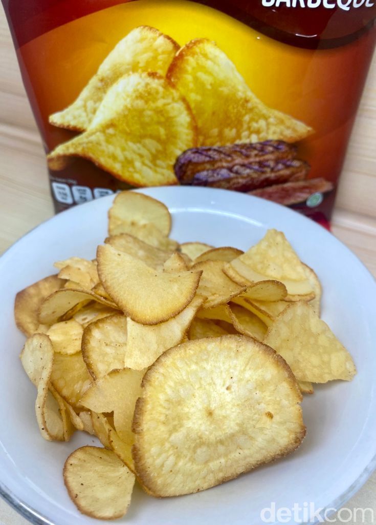 3 Keripik Singkong Rasa BBQ, Mana yang Paling Renyah Gurih?