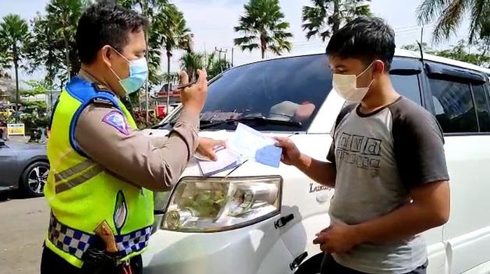 Ambulans Ditilang di Bogor