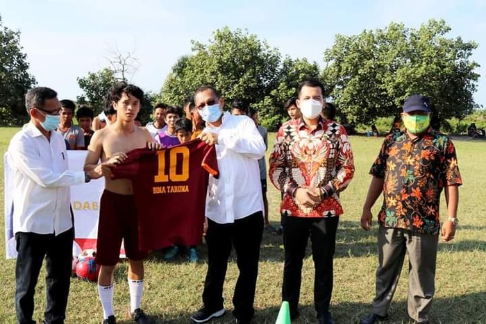 Anggota DPR RI, Muhammad Husni dan Ketua DPRD Kabupaten Serdang Bedagai, M. Riski Ramadhan Hasibuan