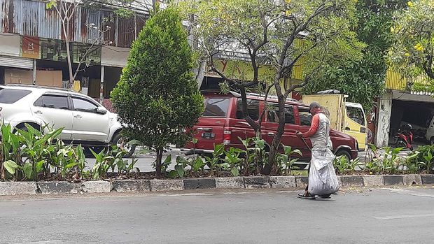 Fenomena Hari Tanpa Bayangan di Surabaya Tertutup Mendung