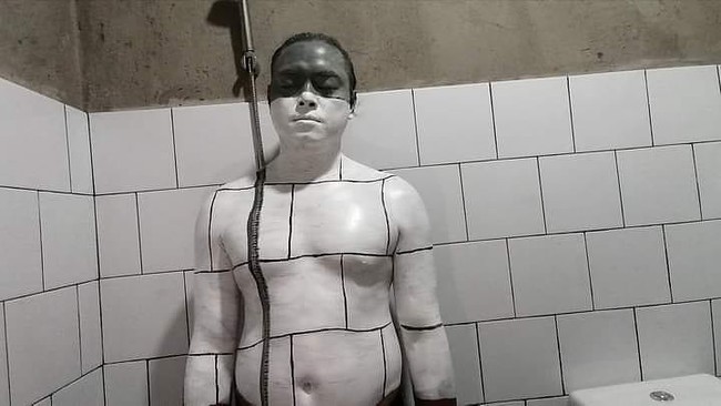 Nah kalau yang satu ini namanya seni berkamuflase. Cukup menipu dan bikin jadi pengin lihat dua kali. Kamu bisa nggak kayak gini juga? Foto: Instagram/@sukijan.id