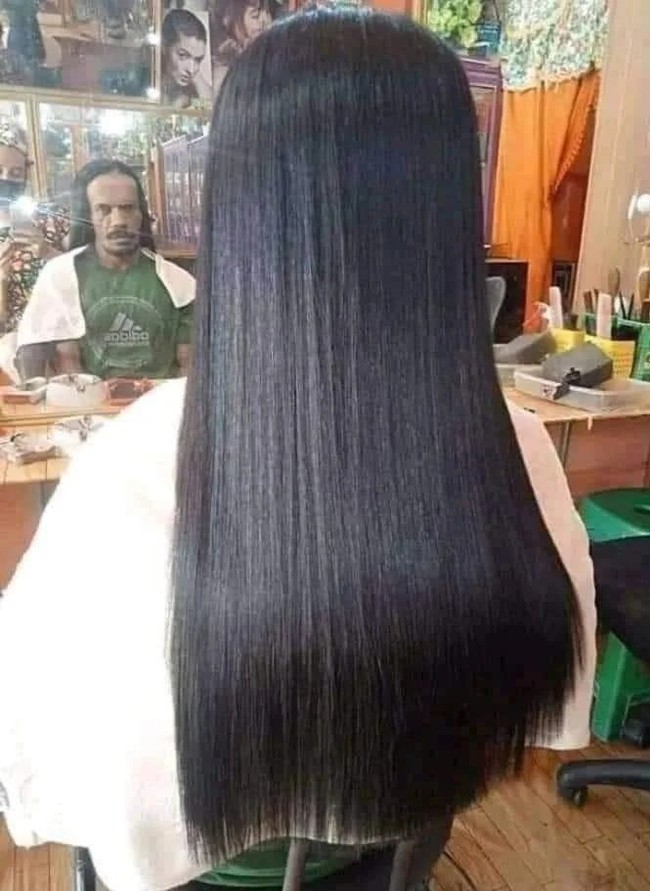 Dari belakang bak wanita cantik, tapi kalau dilihat dari depan dijamin bikin tercengang. Siapa yang pernah ketipu karena rambut panjang seperti ini? Foto: Instagram/@sukijan.id
