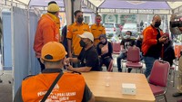 Program vaksinasi massal yang digelar di kawasan Cempaka Putih, Jakarta Pusat itu bertajuk Vaksin Pemuda Barisan Muda Kosgoro 1957 itu diikuti sedikitnya 150 orang guna mewujudkan percepatan herd immunity dan turut serta memulihkan kondisi ekonomi di tengah pandemi.  