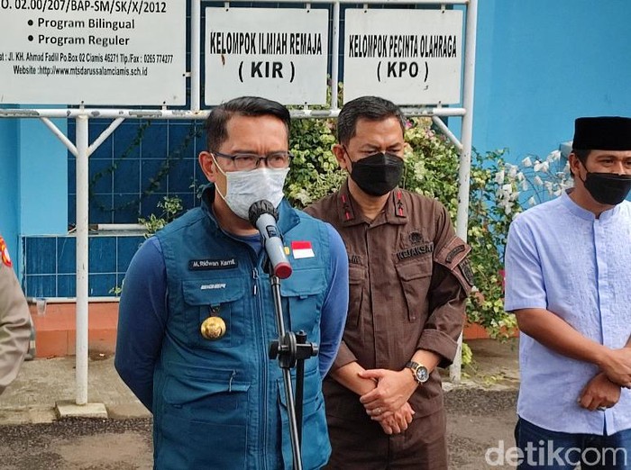 Gubernur Jabar Ridwan Kamil