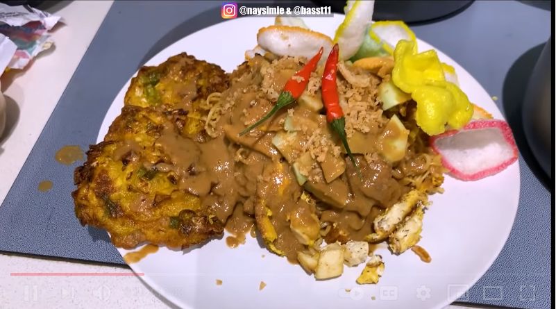 Indomie Campur Tahu Tek-tek