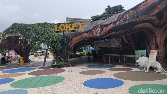 Jatim Park (JTP) 2 atau Batu Secret Zoo mulai trial opening hari ini. Pembukaan perdana di masa pandemi berlangsung sampai pukul 16.30 WIB.