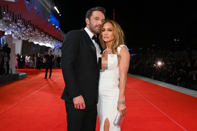 Setelah kembali bersama, Jennifer Lopez dan Ben Affleck dikabarkan ingin kembali serius. Keduanya bahkan sudah melihat-lihat rumah mewah di Los Angeles untuk mereka tinggali bersama dengan anak-anak mereka kelak. Foto: Vittorio Zunino Celotto/Getty Images