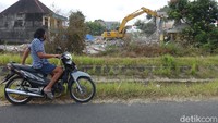 Sebagian lagi telah ancang-ancang membangun rumah baru.
