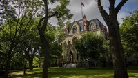 Universitas Harvard merupakan kampus dari banyak miliarder dunia. Sebut saja Susan Wojcicki-CEO Youtube, Mark Zuckerberg-CEO Facebook, dan Bill Gates-Former CEO Microsoft pernah kuliah di sini Foto: Screenshoot doc. Harvard University