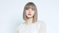 Aku ingin Lalisa punya unsur Thailand di dalamnya. Tempat dan busana yang ku kenakan bisa dengan baik memperlihatkan unsur tersebut, jelas Lisa. Foto: dok. Instagram Lisa Blackpink @lalalalisa_m