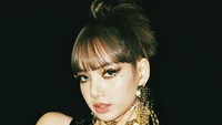 Aku ingin menunjukkan siapa diriku sebenarnya, sebagai Lalisa. Itulah kenapa aku menggunakan namaku sebagai judul, ungkap Lisa lagi. Foto: dok. Instagram Jisoo Blackpink @sooyaaa__