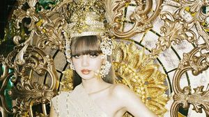 Potret Menawan Lisa BLACKPINK yang Baru Rilis Debut Solo