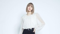 Teddy, sebagai pencipta lagu, juga dengan sengaja memasukkan unsur Thailand ke dalam lagunya. Foto: dok. Instagram Lisa Blackpink @lalalalisa_m