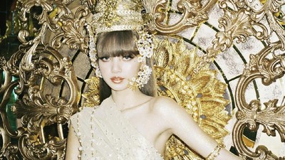 Adu Gaya Lisa BLACKPINK & Minnie (G)I-DLE Pakai Baju Tradisional Thailand
