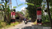 Selain sebagai kantor sementara Bupati Magelang selama 3, 4 bulan, dusun ini sebagai tempat pengungsian. Saat itu, banyak warga dari kota yang mengungsi di dusun ini. Konon keluarga, A Marzukie setiap harinya harus memasak sekitar 20 kilo beras untuk mencukupi kebutuhan makan para pengungsi tersebut.