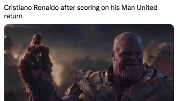 Ronaldo memang over power. Meme Thanos ini tampaknya cocok ya. Foto: (Twitter)