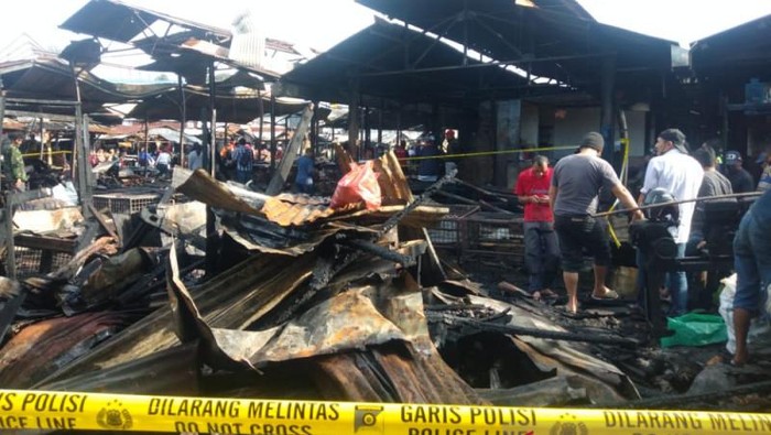 Pasar Bawah Bukittinggi kebakaran.