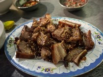 Bikin Bergidik! 5 Makanan Nonhalal Esktrem yang Populer di Minahasa