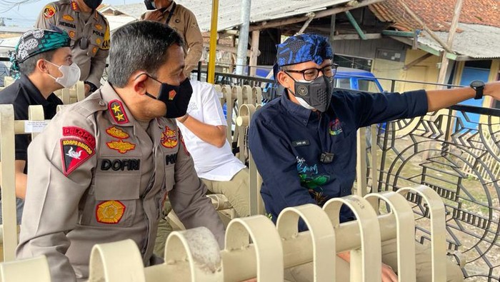 Polda Jabar Apresiasi Anugerah Desa Wisata dari Kemenparekraf Kapolda Jawa Barat Irjen Pol Ahmad Dofiri mengapresiasi program Anugerah Desa Wisata Indonesia (ADWI) dari Kemenparekraf.