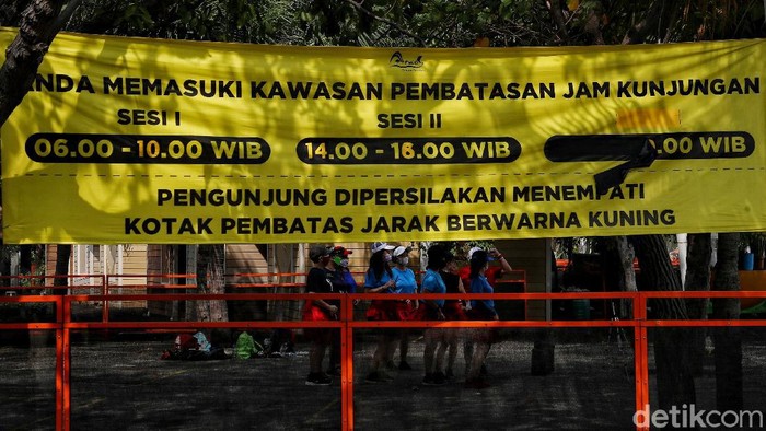 Suasana Uji Coba Pembukaan Taman Impian Jaya Ancol Taman Impian Jaya Ancol salah satu dari 20 destinasi wisata yang direkomendasikan beroperasi kembali dalam uji coba pembukaan kawasan rekreasi.