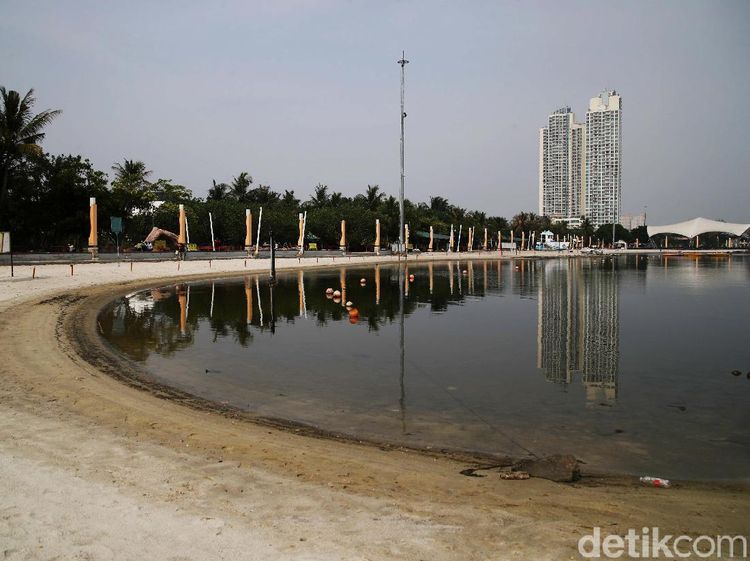 Suasana Uji Coba Pembukaan Taman Impian Jaya Ancol