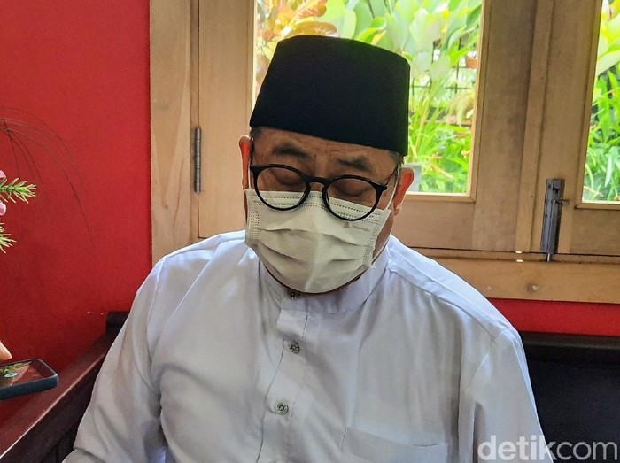 Kadis Dikbud Bondowoso Sugiono Eksanto bernyanyi dan joget dangdut mengabaikan prokes. Wabup menyebut adanya kemungkinan dibentuk majelis etik ASN.