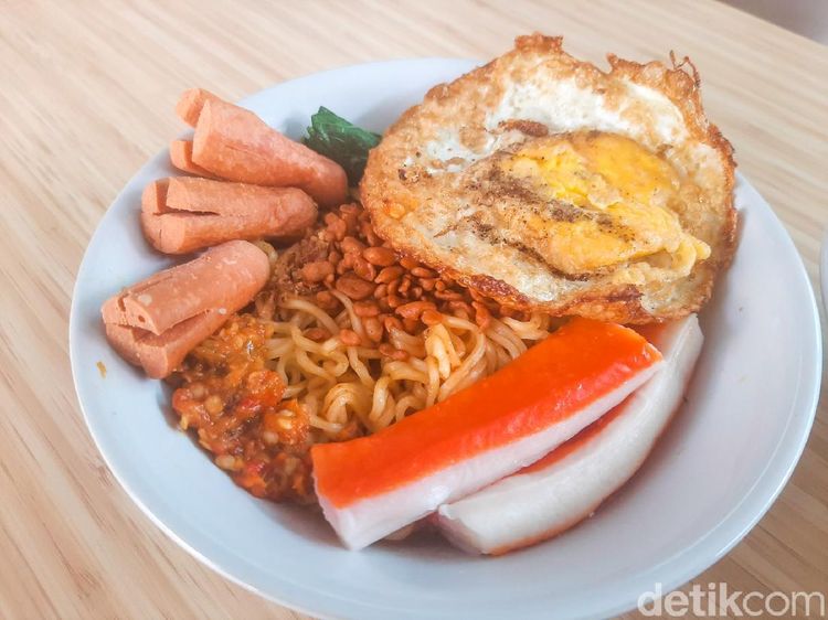 Makan Indomie di Warmindo Self Service, Harga Mulai dari Rp 7 Ribu!