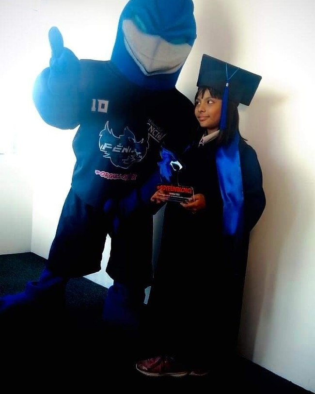 Tak heran jika kini ia sudah masuk kuliah. Anak itu bahkan mengambil dua jurusan sekaligus yakni teknik sistem dan teknik industri yang berfokus pada matematika. Foto: Instagram @adhara_perez11