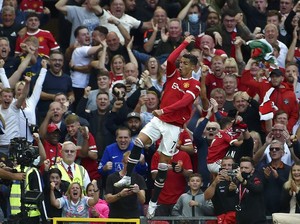 Bintang WWE Ini Sebut Ronaldo Banci Kamera