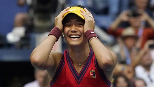Emma Raducanu, of Britain, reacts after defeating Leylah Fernandez, of Canada, during the women's singles final of the US Open tennis championships, Saturday, Sept. 11, 2021, in New York. (AP Photo/Elise Amendola)
