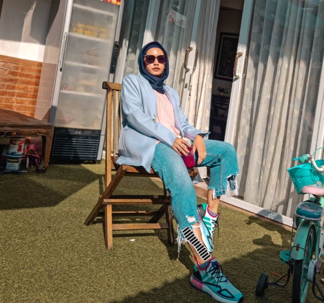 Selanjutnya ada Prilia Nur Afrida yang merupakan asisten dari Zaskia Adya Mecca. Prilia sendiri cukup aktif di media sosial Instagramnya. Dia tampak sering membagikan foto-fotonya. Hingga saat ini Prilia telah berhasil mengumpulkan sekitar lebih dari 85,9 ribu pengikut. Foto: Instagram