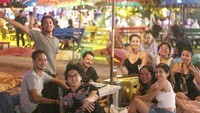 Selain kemiripan fisiknya, sosoknya yang kerap berlaga pada film action juga seringkali menjadi alasan netizen memiripkannya dengan sosok Ario Bayu. Padahal Marthino Lio tidak memiliki status kekeluargaan apapun dengan Ario Bayu. Foto: Instagram/marthinolio