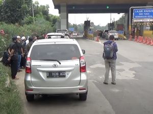 Ganjil Genap di GT Jatiluhur, Pengendara Protes-Parkir Bahu Jalan