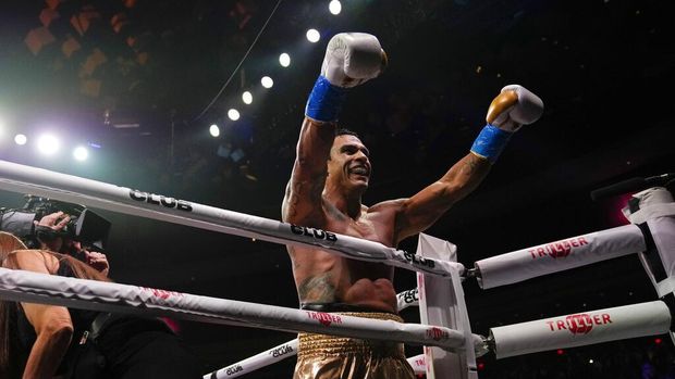Former MMA star Vitor Belfort celebrates his first-round win over former heavyweight champion Evander Holyfield in a boxing bout Saturday, Sept. 11, 2021, in Hollywood, Fla. (AP Photo/Rebecca Blackwell)