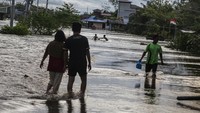 Sebanyak enam kabupaten di Kalimantan Tengah menetapkan status tanggap darurat bencana banjir dari total 11 Kabupaten/Kota yang dilanda bencana itu sejak Sabtu (21/8) lalu.