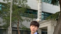 Kwon Hyun Bin pernah sekolah di SD internasional berinisial A di Tokyo dan mengeluarkan biaya setara Rp 1 miliar selama di sana. Ia juga pernah menjadi mahasiswa universitas berinisial S dengan biaya pendidikan Sekitar RP 100 juta per tahun. (Foto: Instagram komurola)