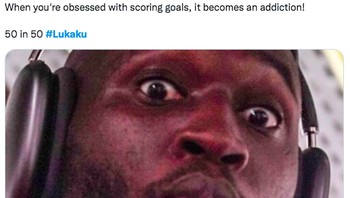 Fans berbagi meme ini. Katanya Lukaku kecanduan bikin gol. Ngeri! Foto: (Twitter)