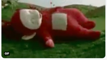 Gila balapannya gila banget. Seru dan tegang. Rasanya habis ini mau tiduran saja seperti Po, Si Teletubbies Merah. Foto: (Twitter)