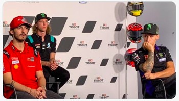 Bagnaia tampaknya punya kharisma untuk jadi juara. Fabio Quartararo saja kagum. Foto: (Twitter)