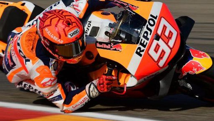 Honda Spanish rider Marc Marquez rides his bike during the third MotoGP free practice session ahead of the Moto Grand Prix of Aragon at the Motorland circuit in Alcaniz on September 11, 2021. (Photo by Lluis GENE / AFP) (Photo by LLUIS GENE / AFP)