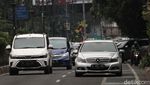 Padatnya Kendaraan di Jalan Dago Bandung Saat Akhir Pekan