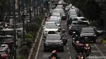 Padatnya Kendaraan di Jalan Dago Bandung Saat Akhir Pekan