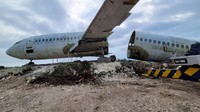 Pesawat di tebing pantai Nyang-nyang itu diketahui berjenis Boeing 737-200. Lokasinya pesawat itu berada di Desa Pecatu, Kecamatan Kuta Selatan, Kabupaten Badung, Bali. (dok. Istimewa)
