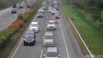 Ramainya Arus Lalu Lintas di Jalan Tol Cipularang Arah Jakarta