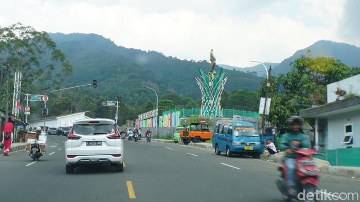 Tempat istirahat atau rest area yang tengah dibangun di Puncak diharapkan bisa menghentikan getok harga.