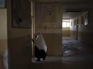 Taliban Batalkan Pembukaan Sekolah, Murid-murid Pulang Menangis