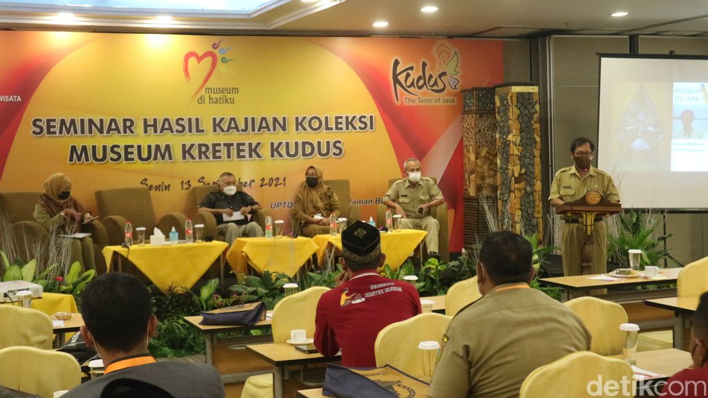 15 Koleksi Baru Peninggalan Raja Kretek Nitisemito Diserahkan ke Museum Kretek Kudus