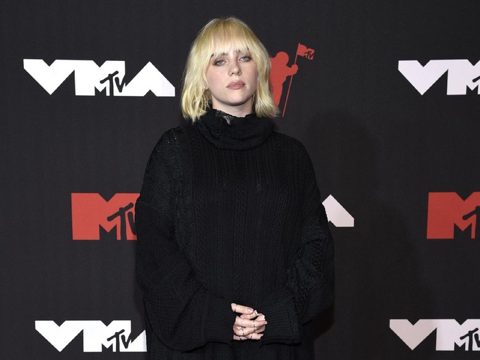 Kim Petras arrives at the MTV Video Music Awards at Barclays Center on Sunday, Sept. 12, 2021, in New York. (Photo by Evan Agostini/Invision/AP)
