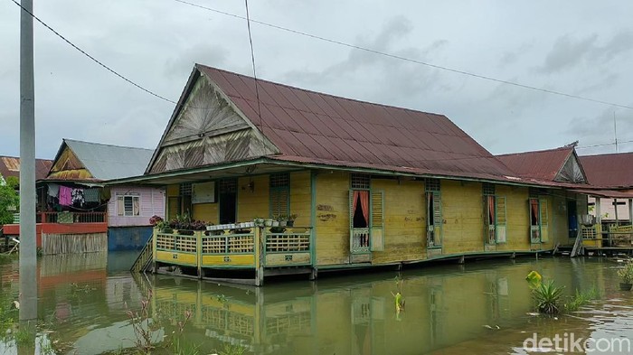 Banjir di Kabupaten Wajo, Sulsel meluas ke 48 desa di 6 kecamatan. Banjir menyebkan 10 ribu lebih rumah warga terdampak. (Zulkipli Natsir/detikcom)